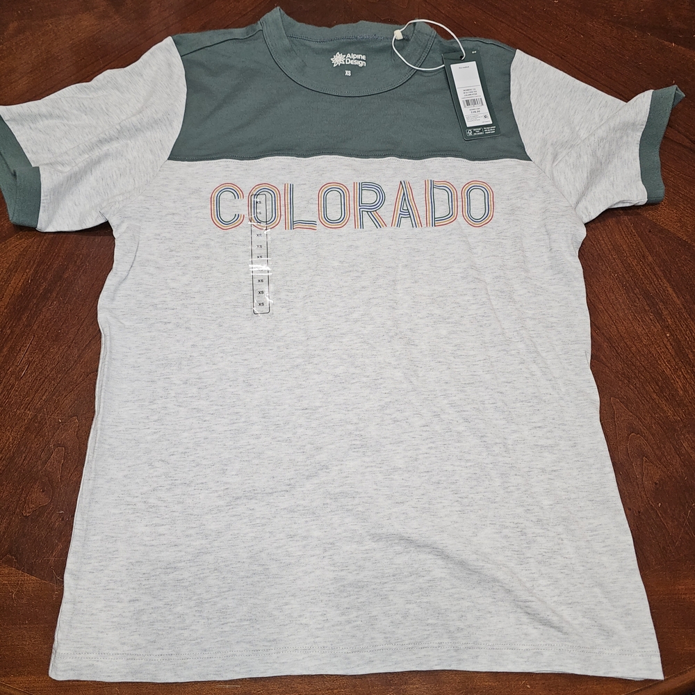 Colorado Graphic Tee in Heather Gray and Forest Green